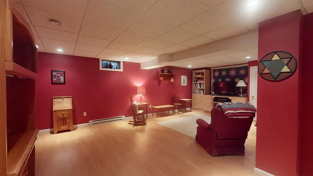 12 Goldenrod Lane Concord NH 03301