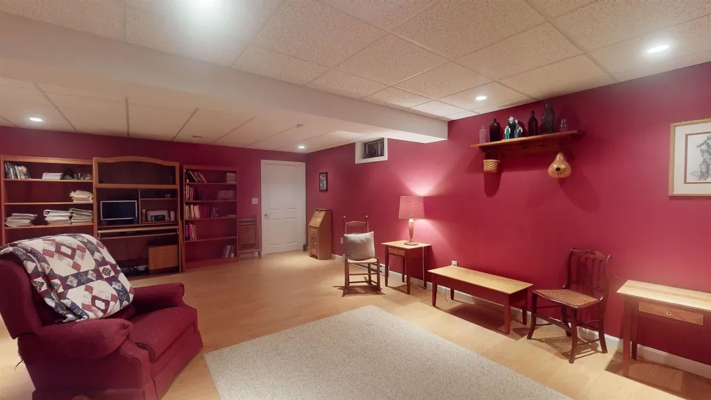 12 Goldenrod Lane Concord NH 03301