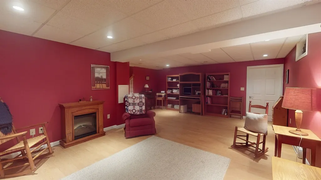 12 Goldenrod Lane Concord NH 03301