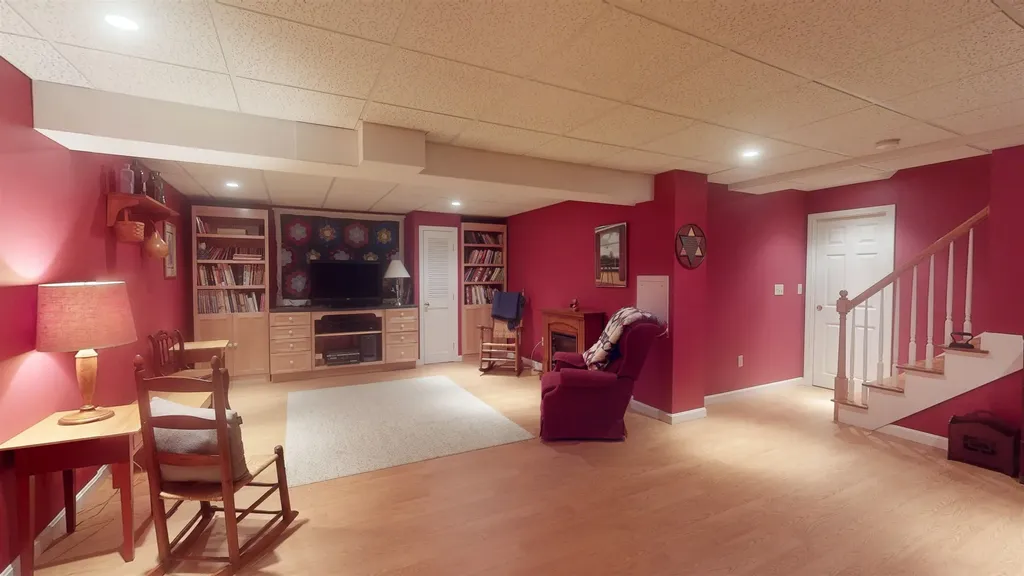 12 Goldenrod Lane Concord NH 03301