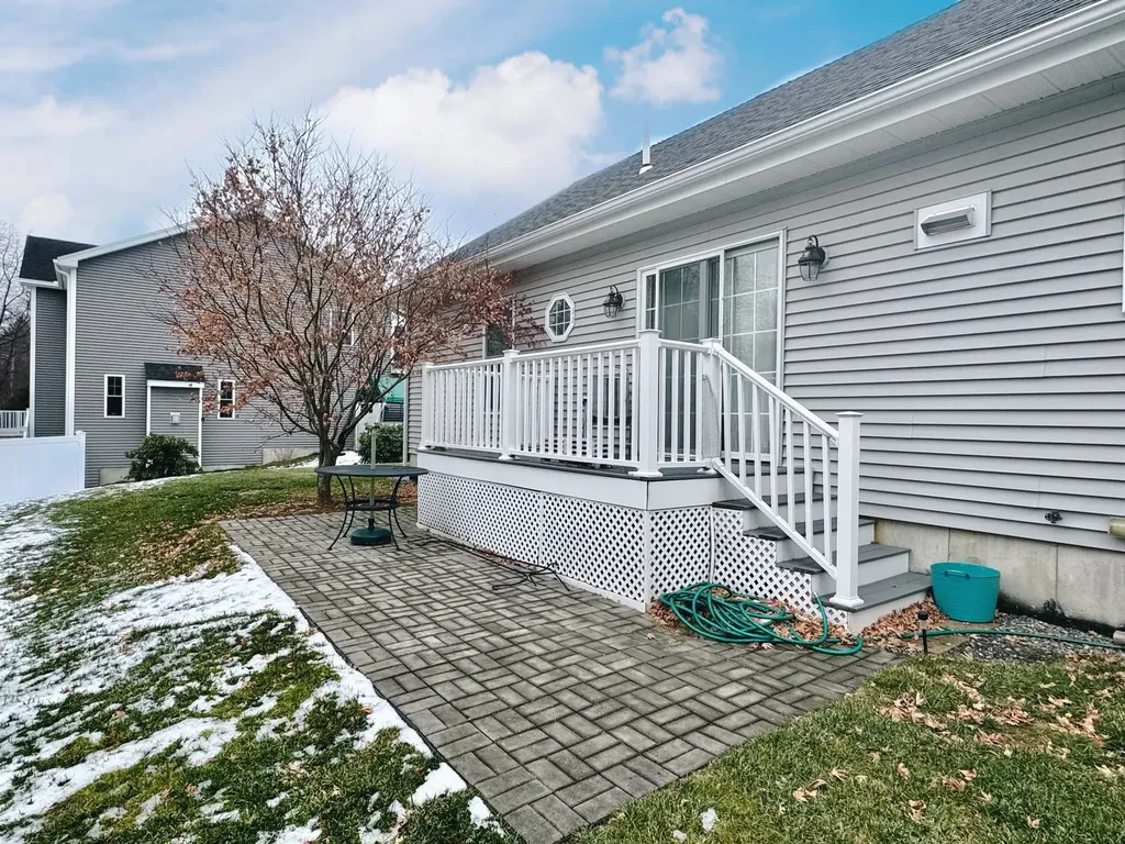 12 Goldenrod Lane Concord NH 03301