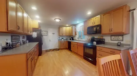 12 Goldenrod Lane Concord NH 03301