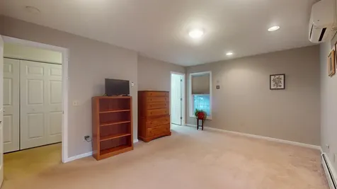 12 Goldenrod Lane Concord NH 03301