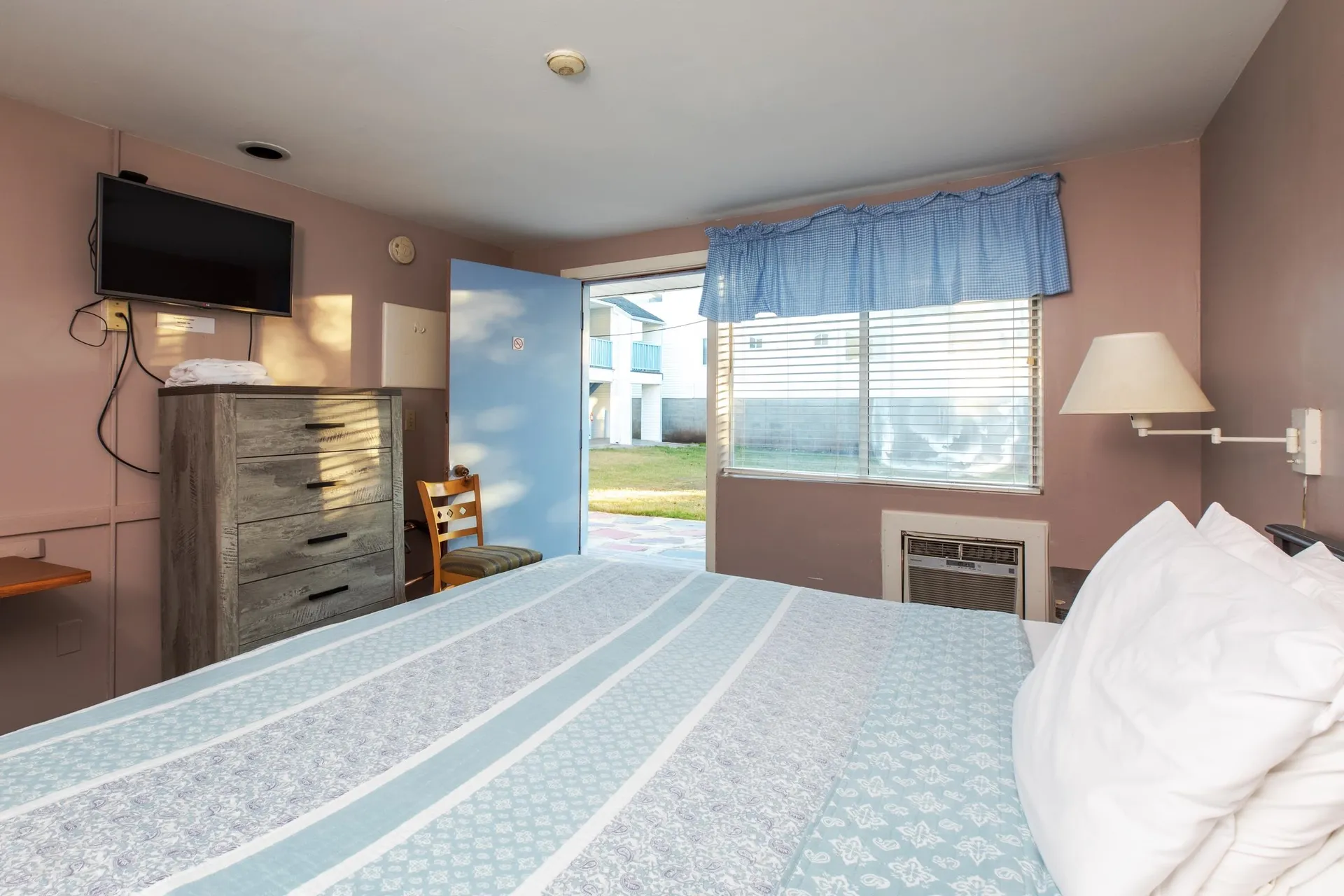 198 Ashworth Avenue Hampton NH 03842