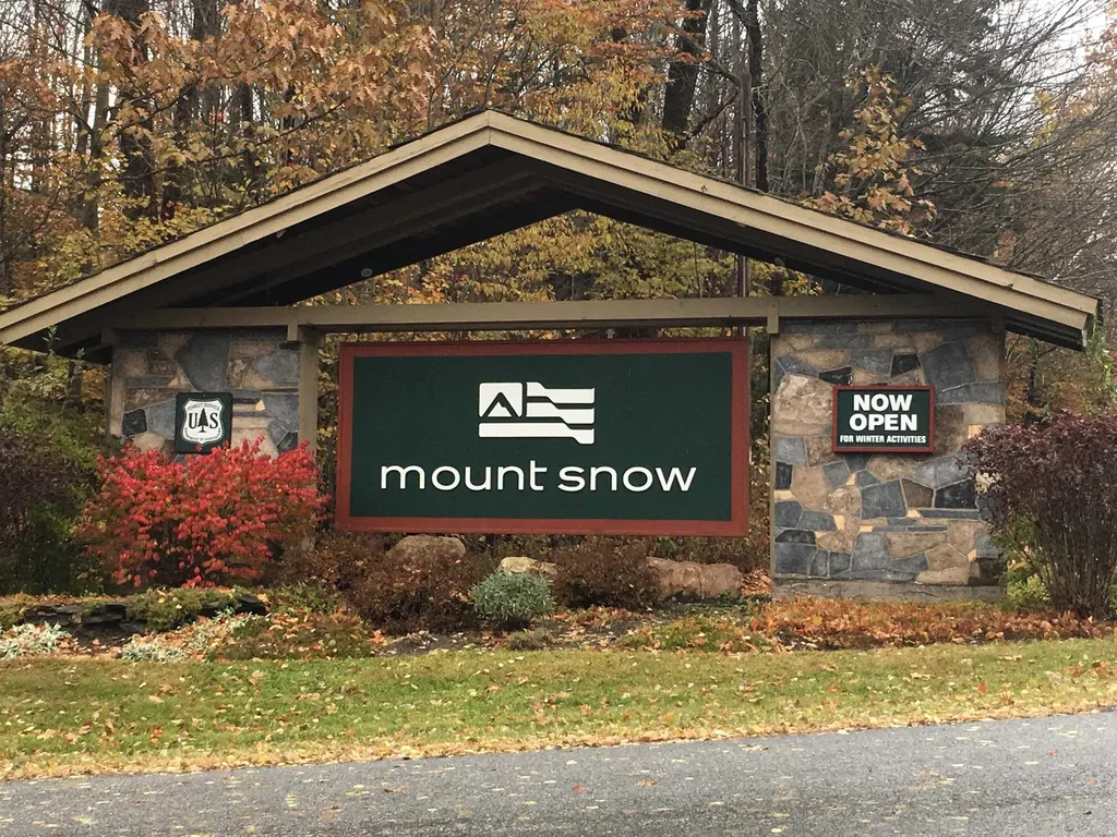 2 Upper Howes Way Wilmington VT 05363