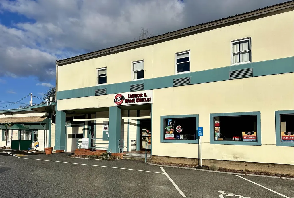 35 & 36 Center Street Wolfeboro NH 03894