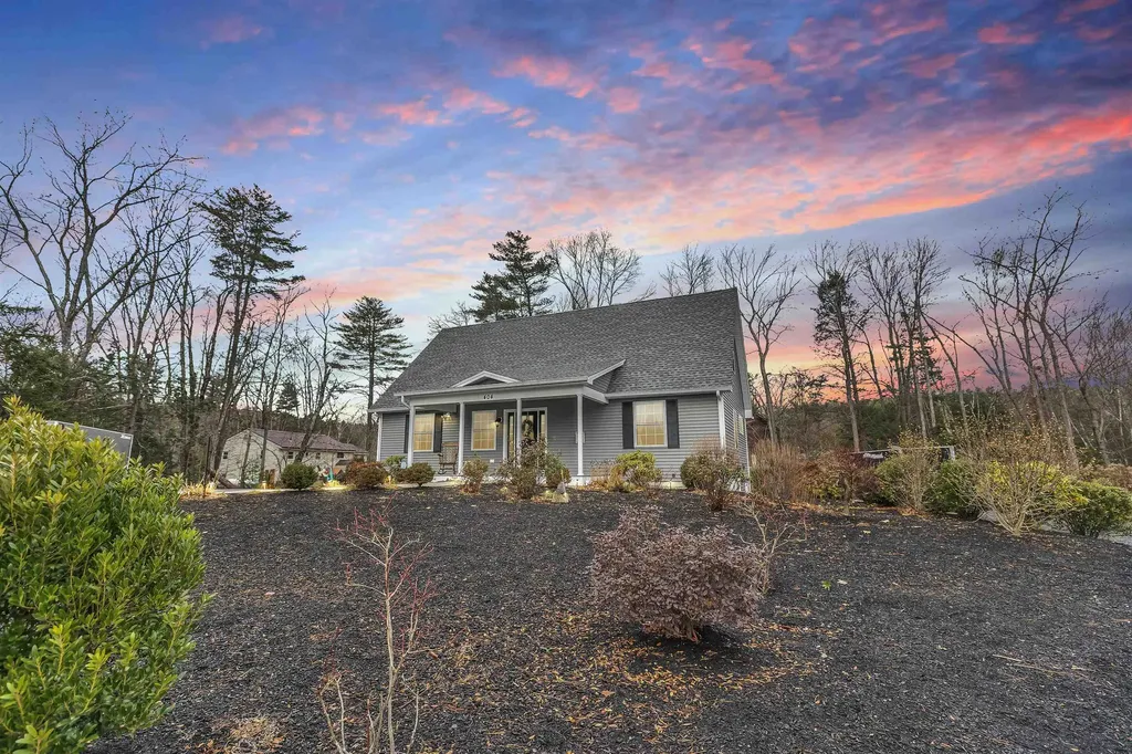 404 Collettes Grove Road Derry NH 03038