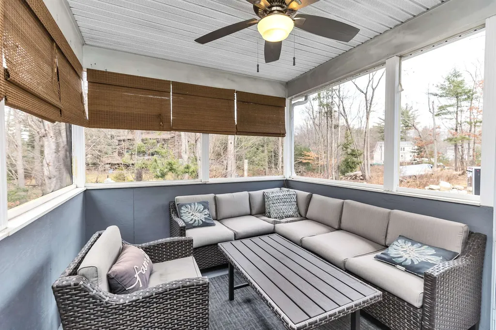 404 Collettes Grove Road Derry NH 03038