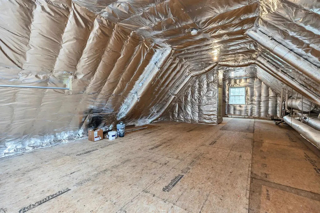 404 Collettes Grove Road Derry NH 03038