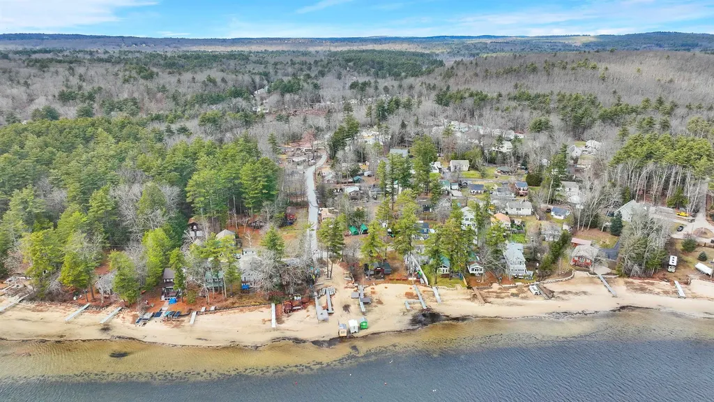 404 Collettes Grove Road Derry NH 03038