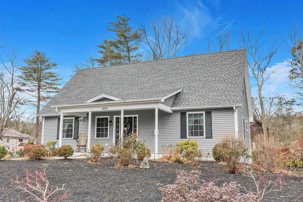 404 Collettes Grove Road Derry NH 03038