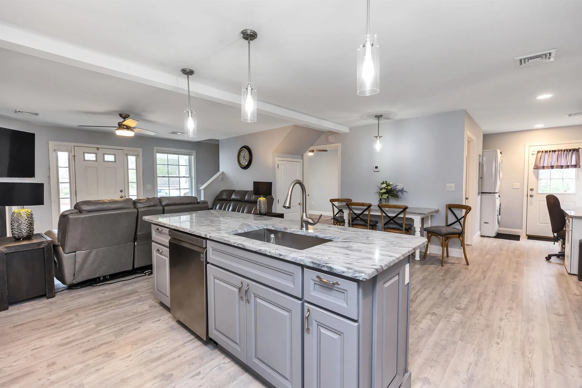 404 Collettes Grove Road Derry NH 03038