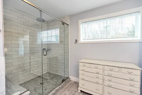 404 Collettes Grove Road Derry NH 03038