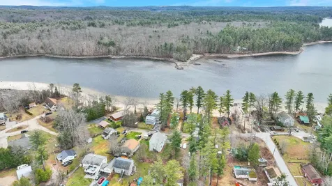 404 Collettes Grove Road Derry NH 03038