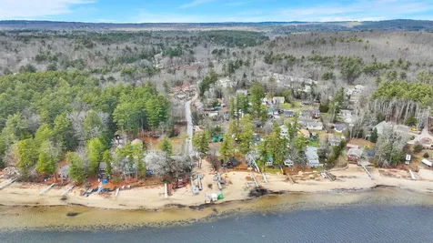 404 Collettes Grove Road Derry NH 03038