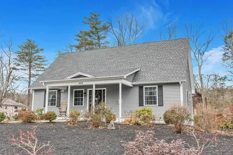 404 Collettes Grove Road Derry NH 03038