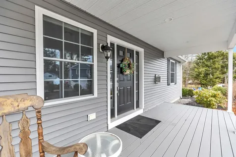 404 Collettes Grove Road Derry NH 03038