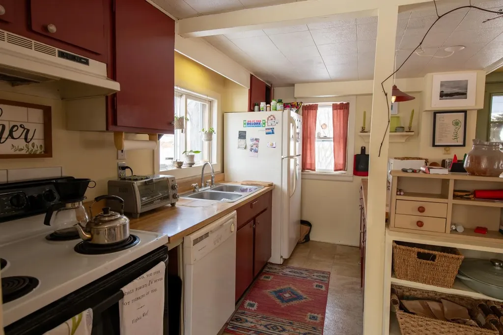 3389 Vt Route 100 Londonderry VT 05155