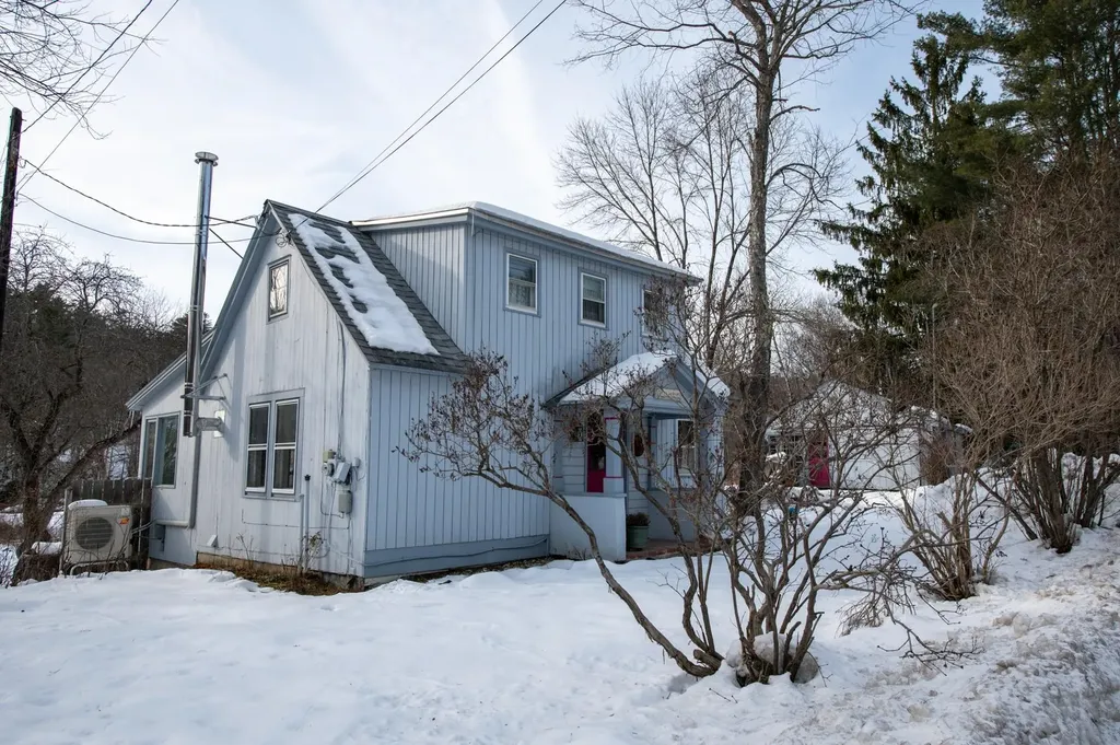 3389 Vt Route 100 Londonderry VT 05155