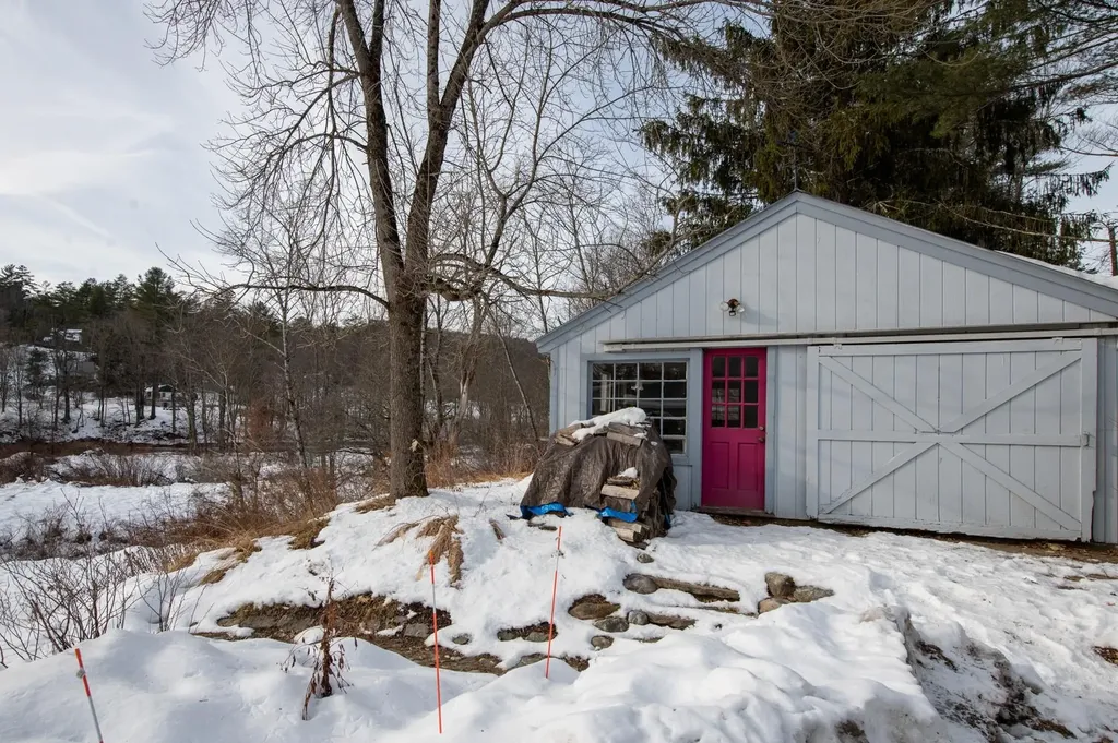 3389 Vt Route 100 Londonderry VT 05155