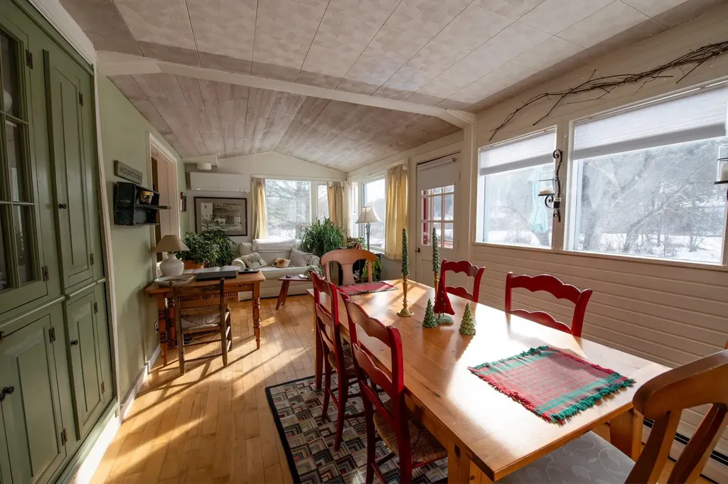 3389 Vt Route 100 Londonderry VT 05155