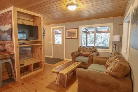 91 Glenwood Drive Pittsburg NH 03592