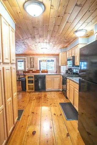 91 Glenwood Drive Pittsburg NH 03592