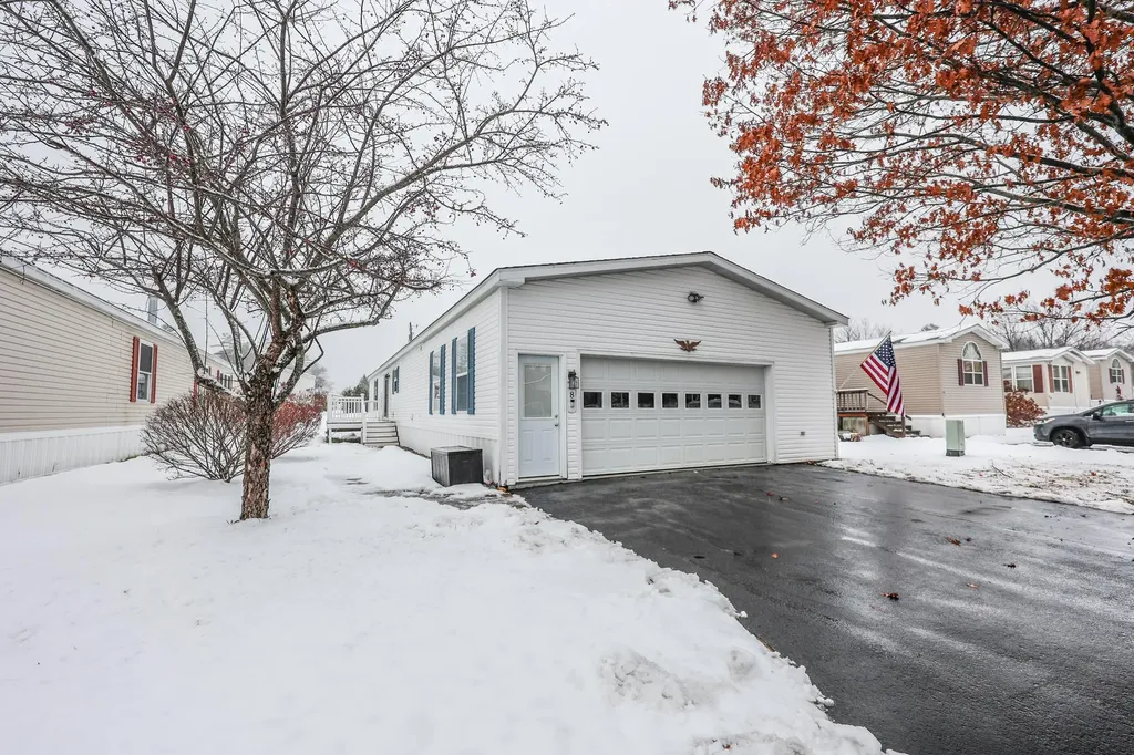 8 Deanna Drive Belmont NH 03220