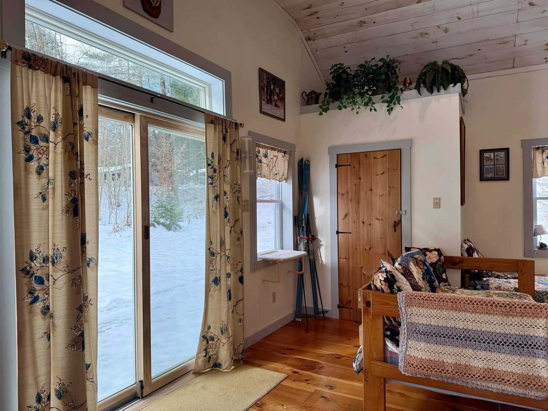 71 Vacation Lodge Road Londonderry VT 05148