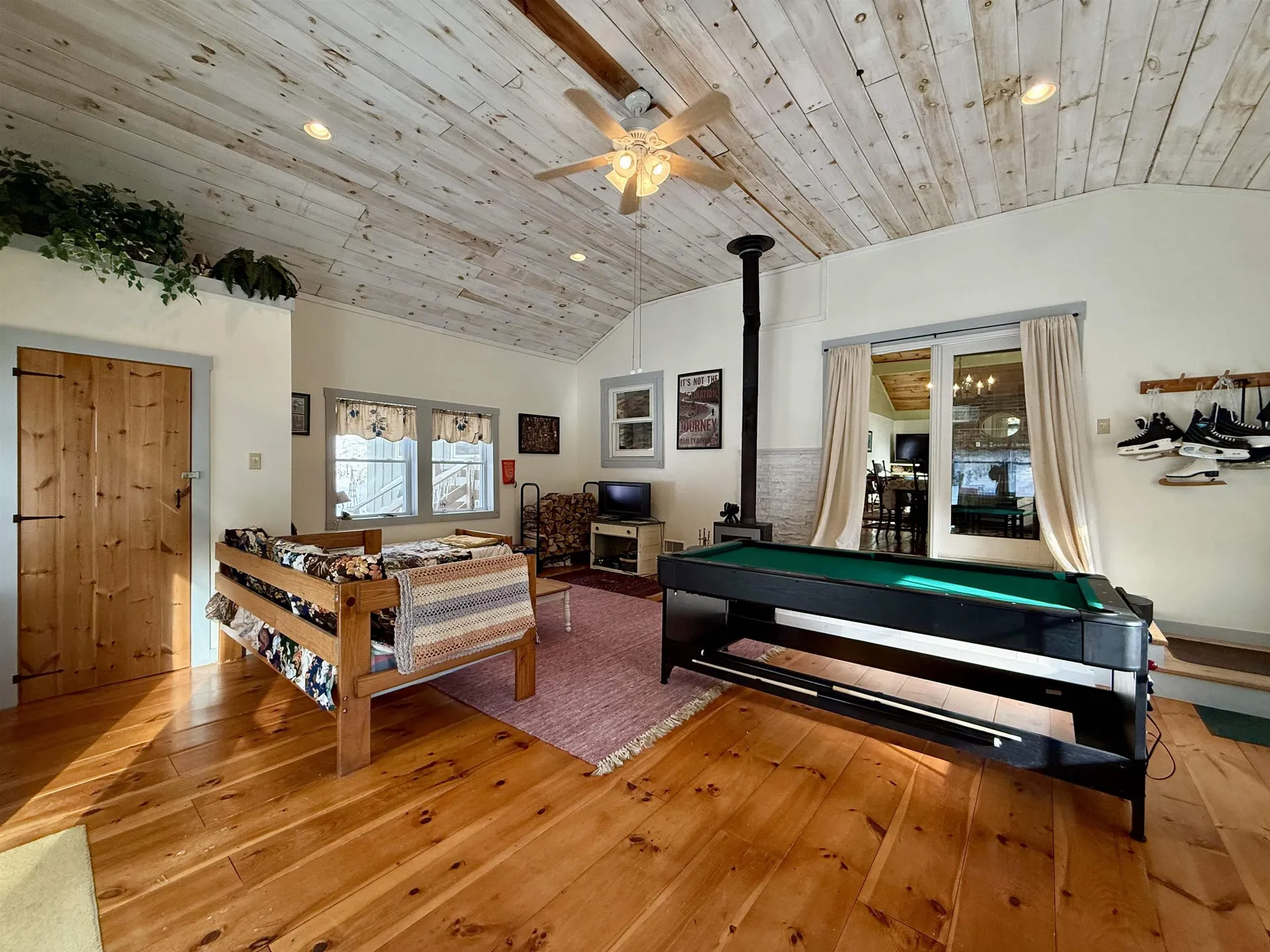 71 Vacation Lodge Road Londonderry VT 05148