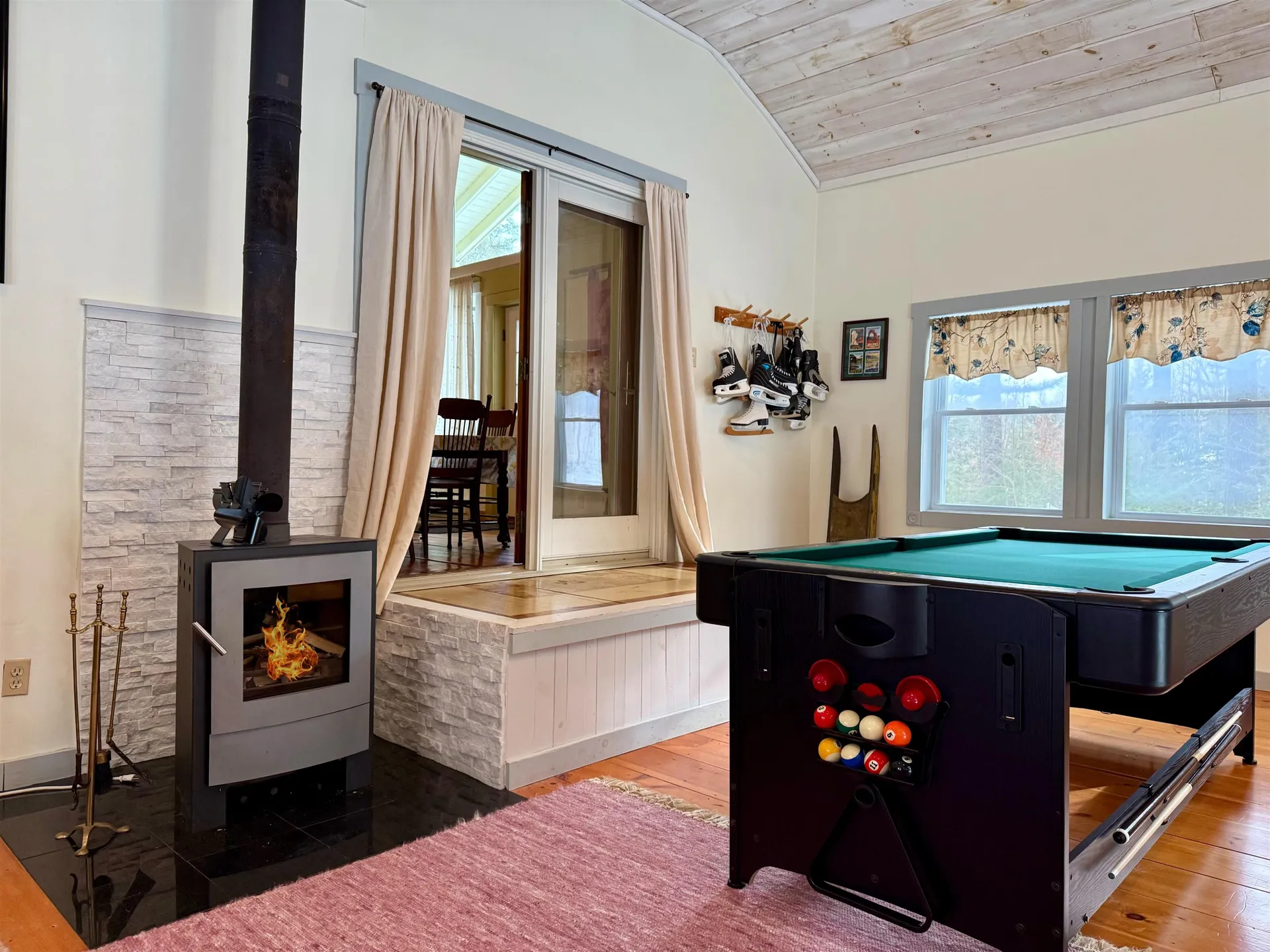 71 Vacation Lodge Road Londonderry VT 05148