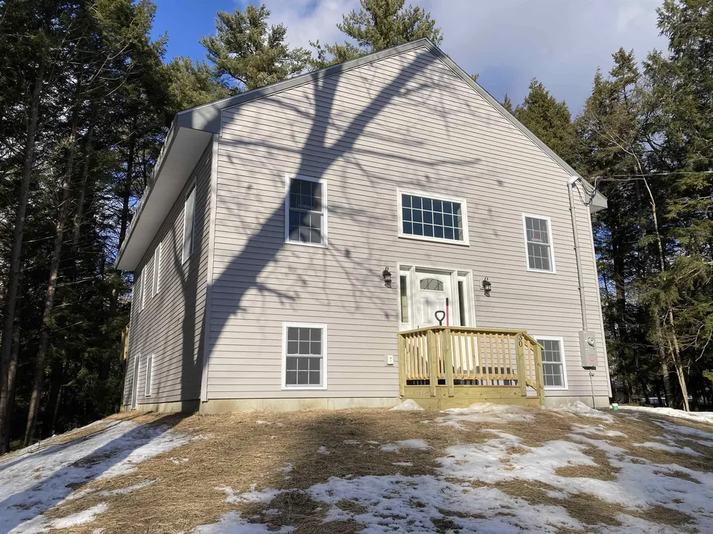 30 Lake Street Enfield NH 03748