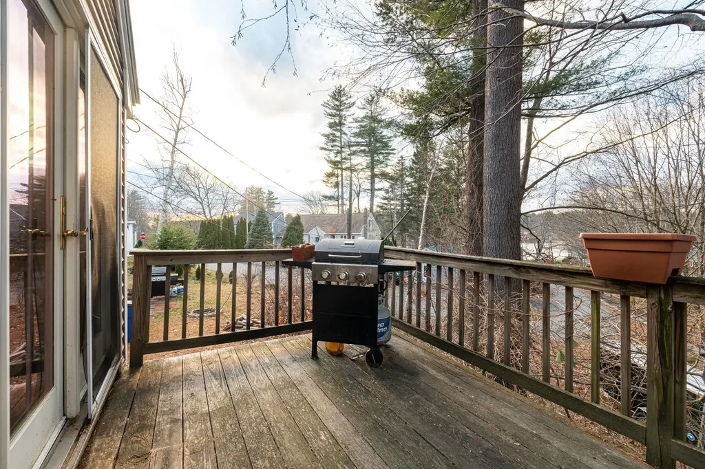 8 Beaver Lake Avenue Derry NH 03038