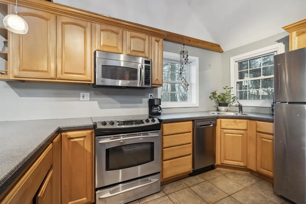 8 Beaver Lake Avenue Derry NH 03038