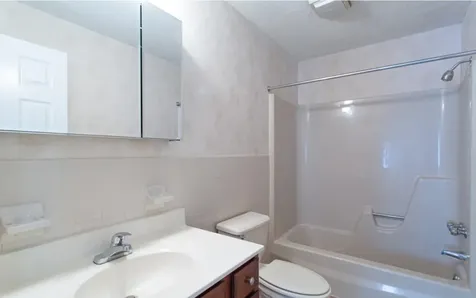 25 Greenview Drive Manchester NH 03102