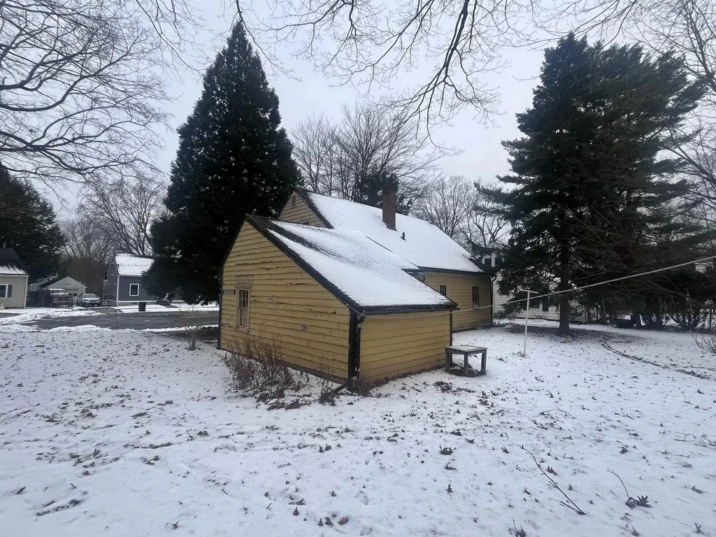 24 Bennington Court Burlington VT 05408