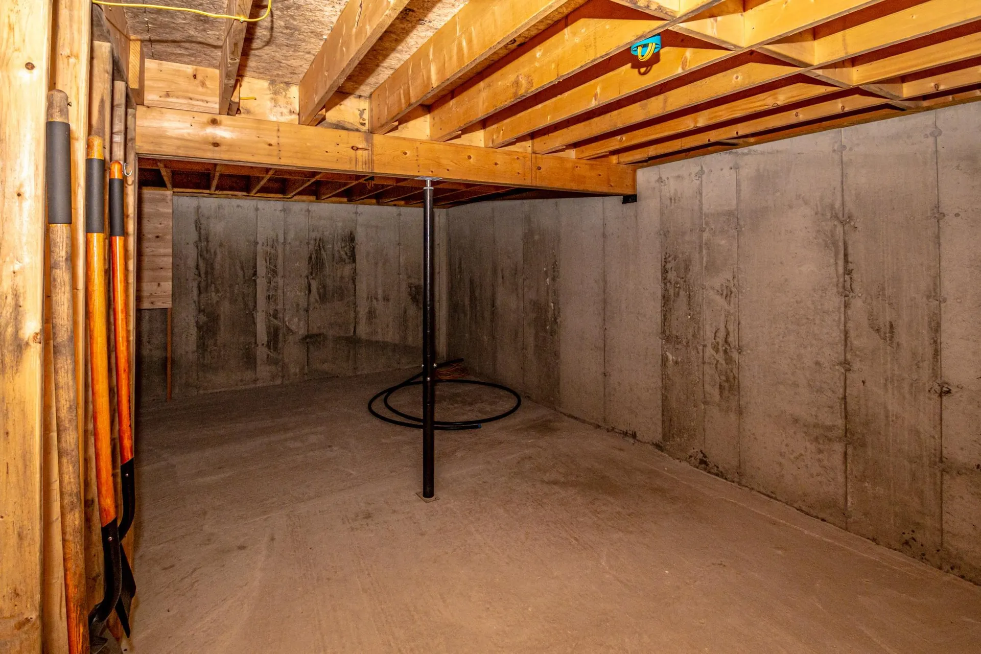 8 Robbins Hill Road Chatham NH 04813