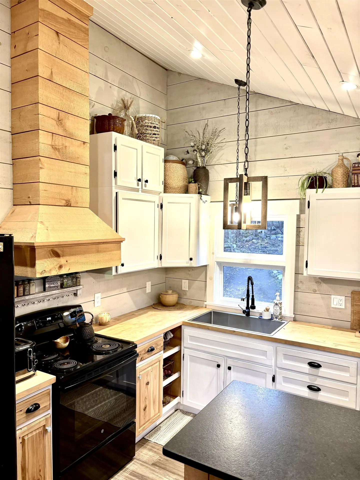 103 Portland Street Lancaster NH 03584