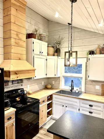 103 Portland Street Lancaster NH 03584