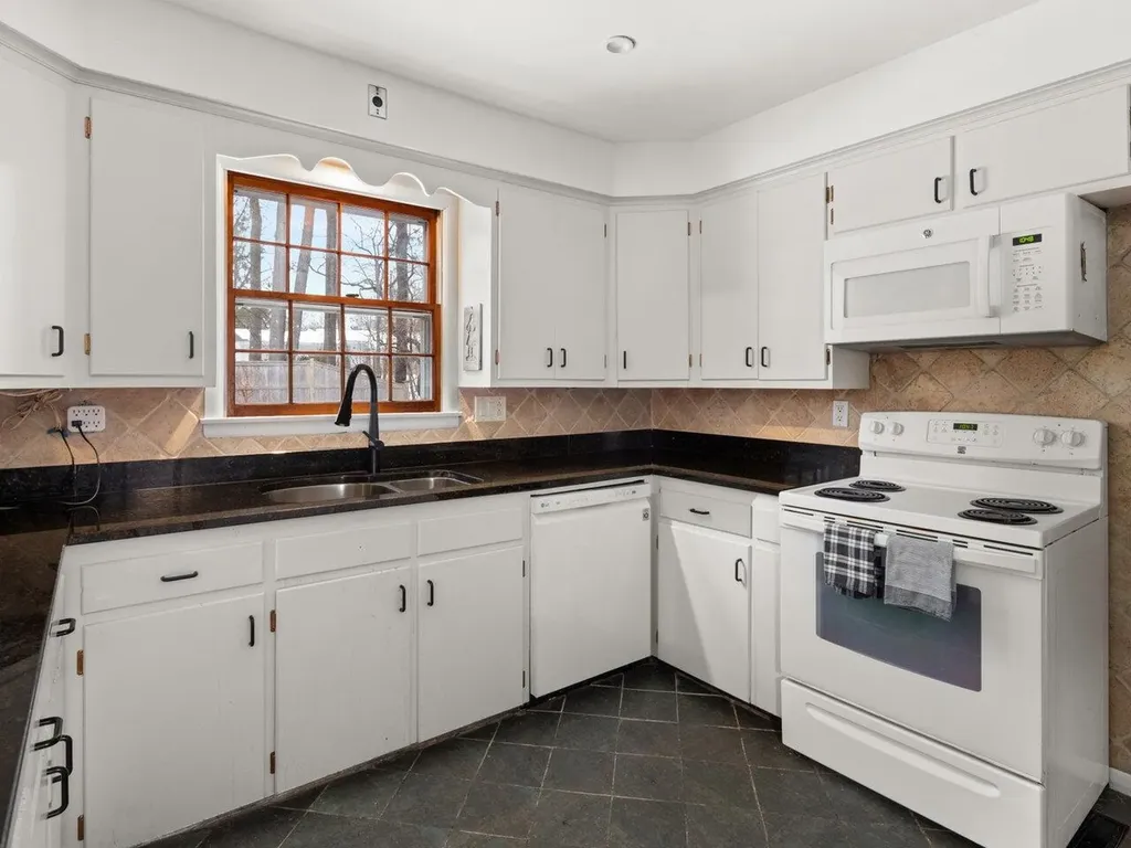 34 Summit Ridge Burlington VT 05401