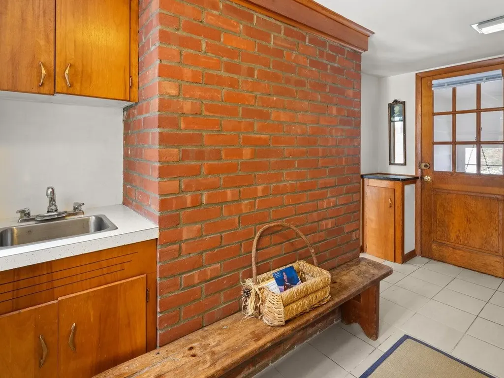 34 Summit Ridge Burlington VT 05401