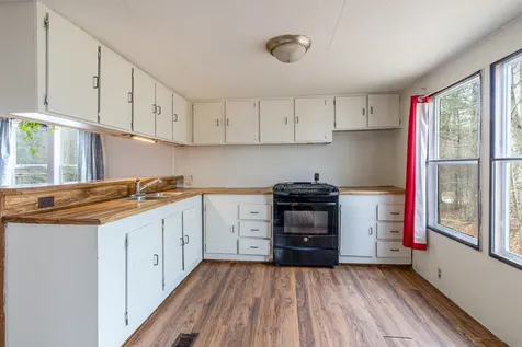 98 Old Nottingham Road Epping NH 03042