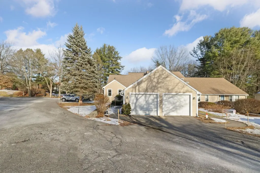 178 Winding Pond Road Londonderry NH 03053