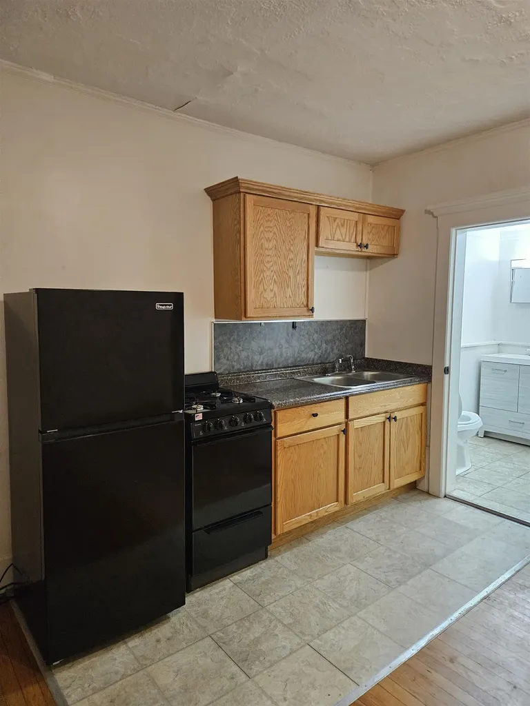 7-11 Court Street Keene NH 03431