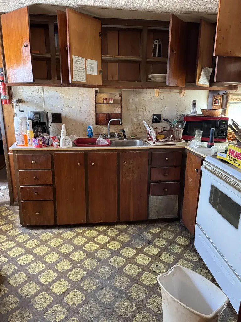 38 Old Ashby Road Greenville NH 03048