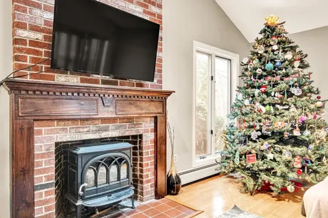 555 F W Hartford Drive Portsmouth NH 03801