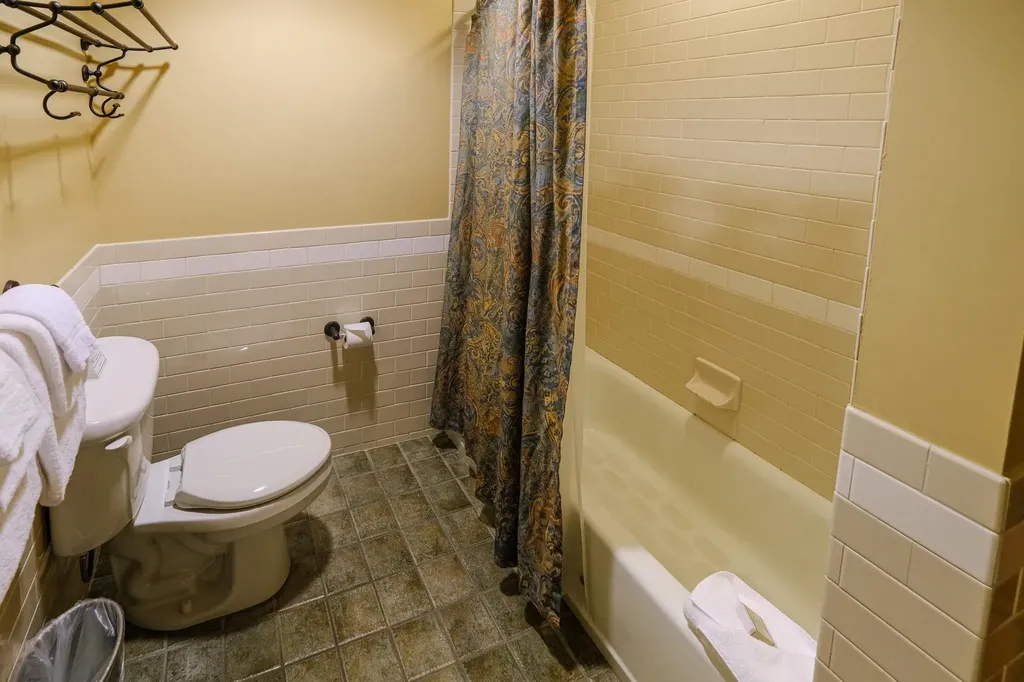 517/519 Qiii Jackson Gore Adams House Ludlow VT 05149