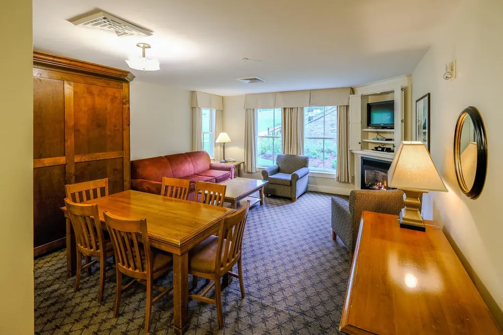 517/519 Qiii Jackson Gore Adams House Ludlow VT 05149