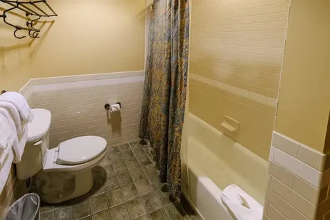 517/519 Qiii Jackson Gore Adams House Ludlow VT 05149