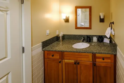 517/519 Qiii Jackson Gore Adams House Ludlow VT 05149